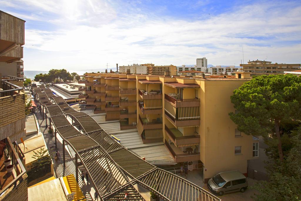 Apartamentos Bahia Dorada Y Iris 萨洛 外观 照片